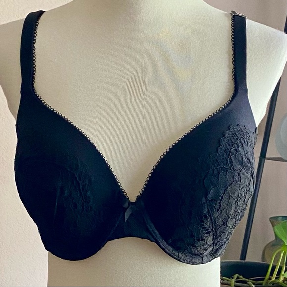 Victoria's Secret Other - 🆕 Body by Victoria - 34D